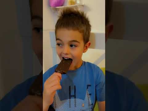 خلودة أكل المثلجات بلقمة وحدة متل التيكتوك