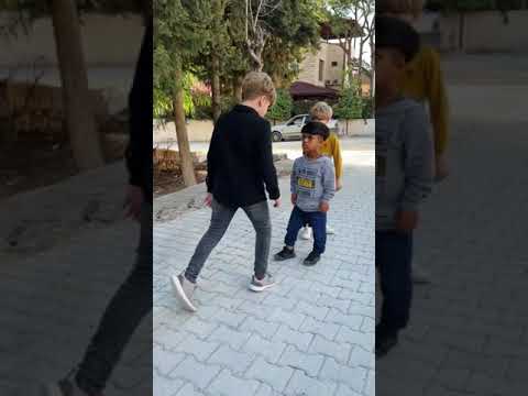 الاخ الغيور كام اخ عندكن حبايبي