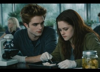 زواج بيلا وإدوارد يتحول لكا ملخص فيلم Twilight الجزء الرابع كامل بالعربي