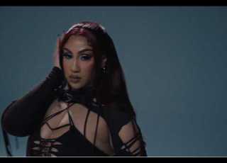  Queen Naija Put It On Eat