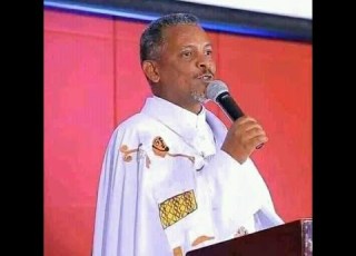 ዘማሪ ቀሲስ ምንዳዬ ብርሀኑ Zamari Mndaye Birhanu