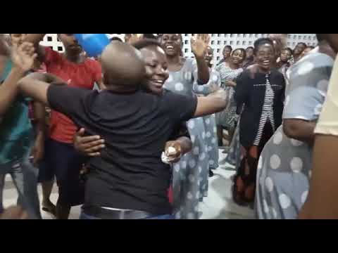 Manesa Sanga Akiimba Chaguo Lako Kwenye Mkesha