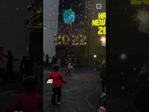 HAPPY NEW YEAR 2 0 2 2