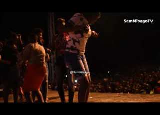 NI MIUNO TU Ya Wanawake Wa MULEBA Kwenye Show Ya DIAMOND PLATNUMZ