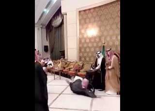 نگاه کن عرب چکارمیکنه