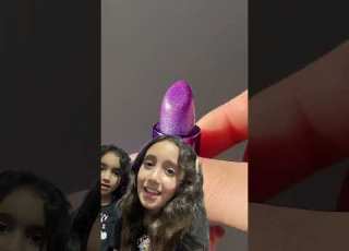  بدها تجيب مكياج باللون Purple