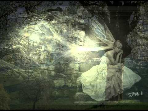 Гурт Чарівна Тихо падає цвіт