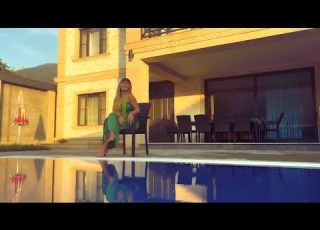 Qumral Sənin Yolunda Rəsmi Musiqi Videosu