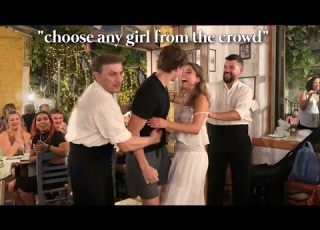 Wenn Sie Ihren Mamma Mia Moment In Griechenland Haben Athen Vlog