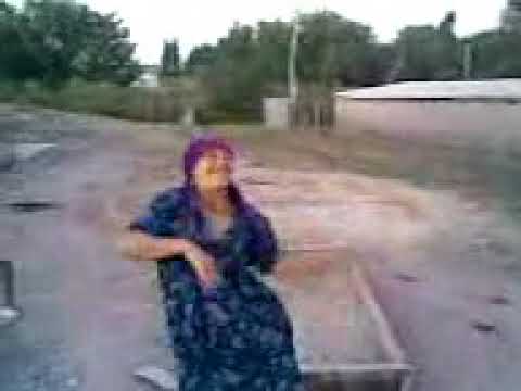 سعيدة سعيدة ياقلب اللوز