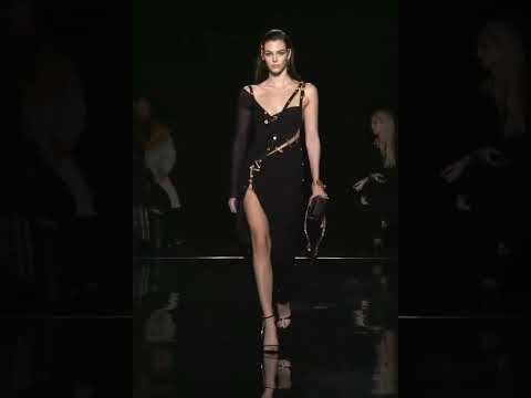 Beautiful Vittoria Ceretti For Versace Vittoria Versace Runway Fyp Model Trending Fashion