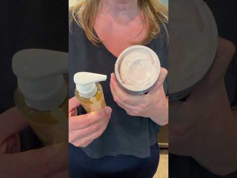 إن معالجة مشكلة جفاف البشرة التي تجعلك تشعر وكأنك سحلية هي بالضبط ما يفعله هذا الهيالورونيك إن معالجة مشكلة جفاف البشرة التي تجعلك تشعر وكأنك سحلية هي بالضبط ما يفعله هذا الهيالورونيك