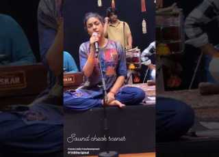 Kadi Aa Mil Sanwal Yaar Ve Himani Kapoor Live Nfaklines Nfak