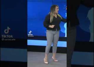   مقدمة الأحوال الجوية على التلفزيون الجزائري