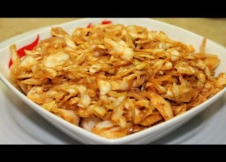 طريقة عمل سلطة الكرنب الأبيض بهريسة الشطة