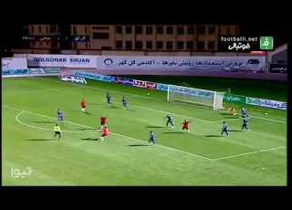 درگیری شدید در بازی گل گهر و نساجی نمیبینی از دست رفته