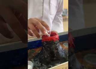 تجربة تفاعل الخل مع بيكربونات الصوديوم