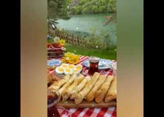 واكل وشارب ونايم معاك وبيأذيك