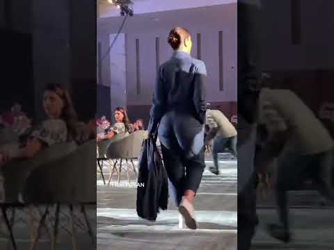 Kareena Kapoor Hot Black Dress Look Walking Kareena Kapoor Hot Black Dress Look Walking