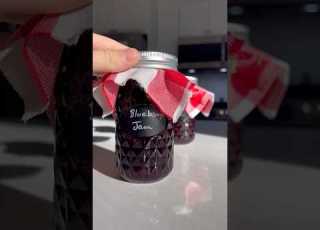  مربى التوت الأزرق محلي الصنع الوصفة في الوصف