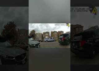  تم نشر لقطات من كا جسد المؤثر اليميني المتطرف فوينتيس من حادثة رذاذ الفلفل المزعومة في بي