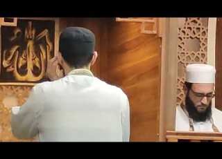قيم صلاة الجمعة في جامع التقوى اسطنبول