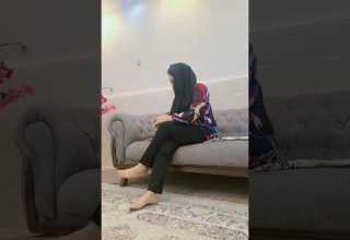 پاهای زیبا و عرق کرده دختر ابادانی Beautiful Feet Of An Iranian Mistress Humiliation Nylon