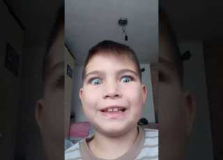  мама купи мне лего ты уже взрослый мама купи мне пива тыща маленький
