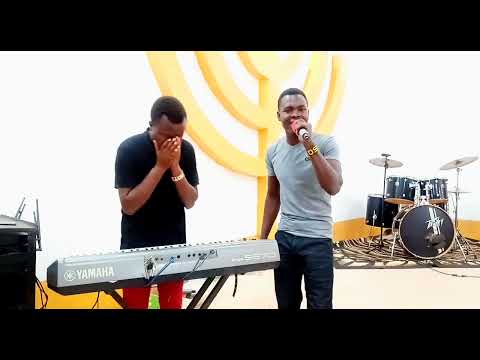 SWAHILI WORSHIP SONGS UNASTAHILI KUABUDIWA BWANA NI WEWE TU SEMA NAMI BWANA UMENIBEBA