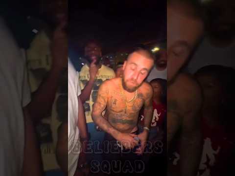 Justin Bieber Wurde In Den SRGN Studios Beim Mitsingen Des Songs Yukon Gesichtet 9 Oktober 20