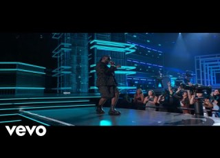 Burna Boy Kilometre And Last Last LIVE At The 2022 Billboard Music Awards
