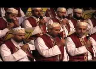 Nadayt Wa Qalbi Munkasir ناديت وقلبي منر يا رب العزة خذ بيدي