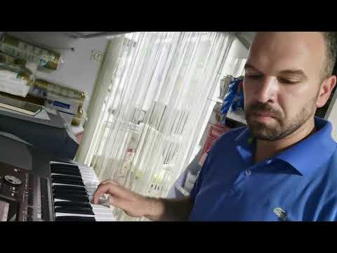 ليه بيفكروني عنيك