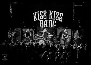 Kiss Kiss Bang Hearts On Fire