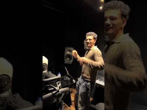 لو مصلحة موجودة محمود يقلب حوده جاهزين