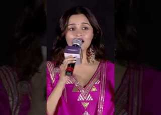  Alia Bhatt Beautifully Sang In Telugu Kumkumala Song Alia Bhatt Sings Kesariya Song In Telugu