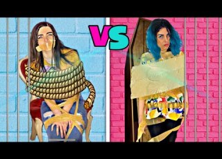 با چسب نواری رو دیوار آویزونش کردم Funny Challenge
