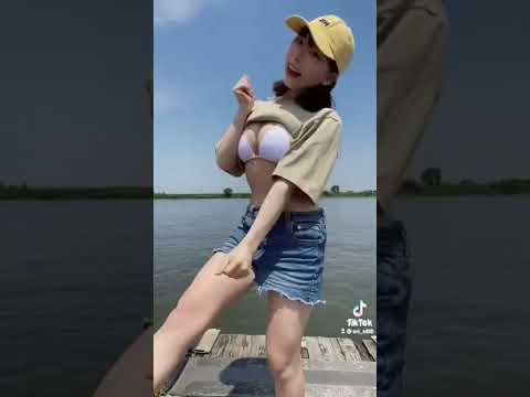 エロ過ぎて18禁 童貞には刺激強すぎる Tiktokで話題なお姉さん Tiktok ティックトック 可愛い 女の子 巨乳