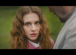 بتخترع تطبيق مواعدة وبتقابل فيه حب حياتها لكنها بتتفاجئ انه عدو عيلتها ملخص فيلم You Do You