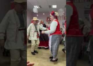  Частушки Павлинка на гастролях