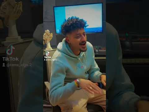اللى جنبى دا اخويا اللى مجبتهوش امى تامر الفنان اورج احمد قطرى