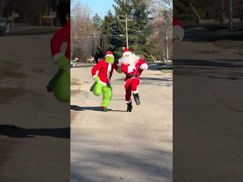 The Grinch VS Santa Part 3