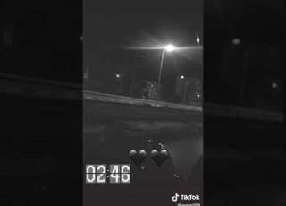 يا نجوم الليل انا وحدى لكن هنا رافض ذنوب البكا تمحي اللى باقيلى