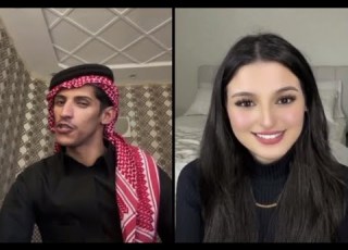  سعود بن خميس مع بنت جزائرية أضحك من قلبك