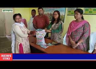 व ध यक श ल प न ह त र क न 50 क स न क ब च मड व ब ज क व तरण क य Newsitki