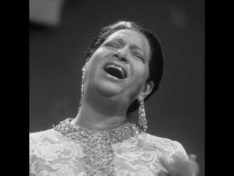 ام كلثوم مقطع خليني جنبك خليني من اغنية أمل حياتي