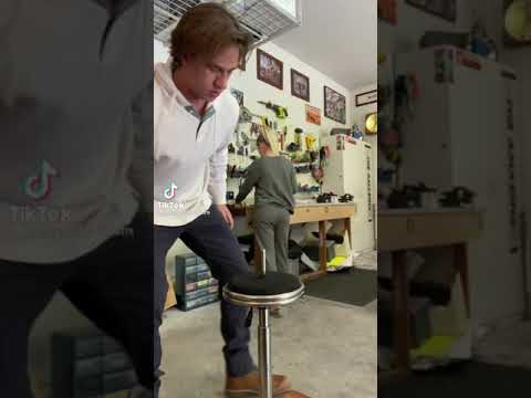 مقلب الكرسي في زوجته ههههه مقاطع فيديو انستقراميات سنابيه تيك توك مضحكة