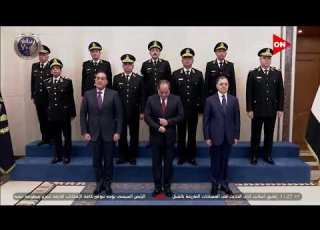 صورة تذكارية للرئيس السيسي مع وزير الداخلية ورئيس الوزراء