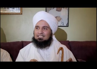 الجفري يبكي بسبب اغنية ام كلثوم ويقول انها كتبت في النبي