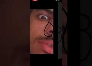 عجمي و من راس عجمي ياجماعه هذا شلون حبيبته بتعيش وياه دام حتى النظافه ما يهتم بنفسه